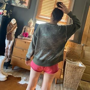 Lululemon army green shirt.